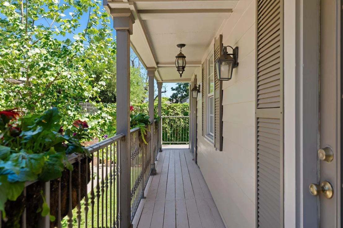 Photo of 2103 South Boulevard