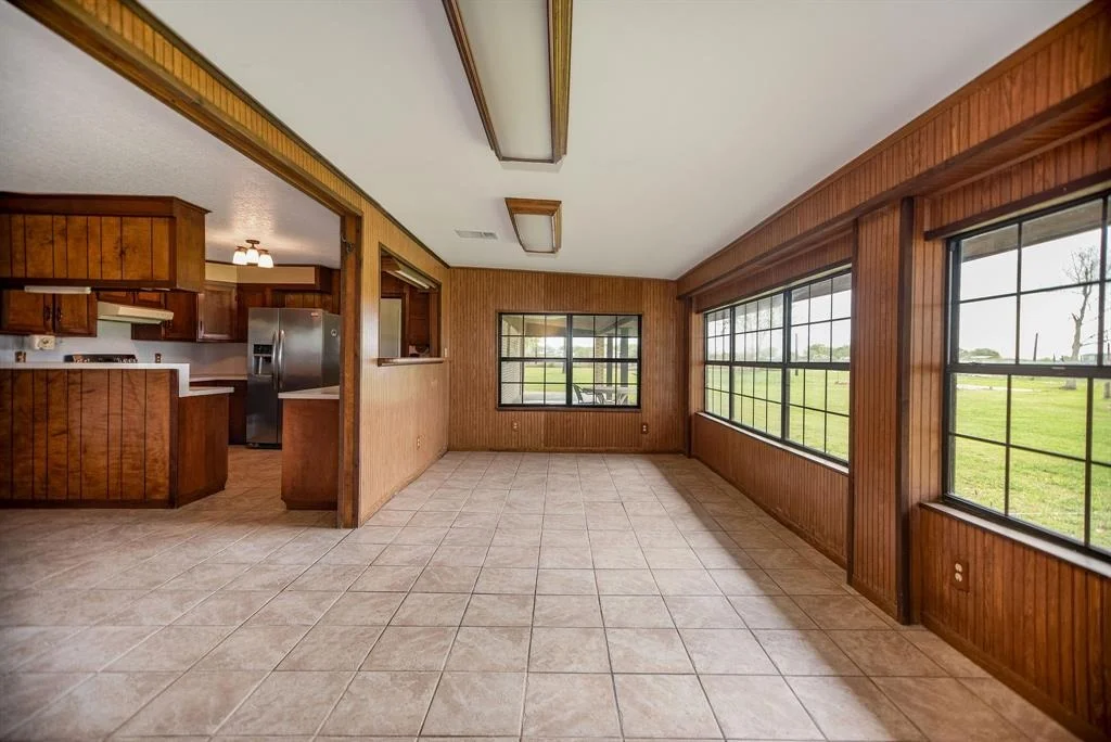 Photo of 587 Seakist Road