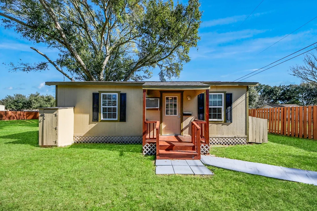 Photo of 15810 Merle Road