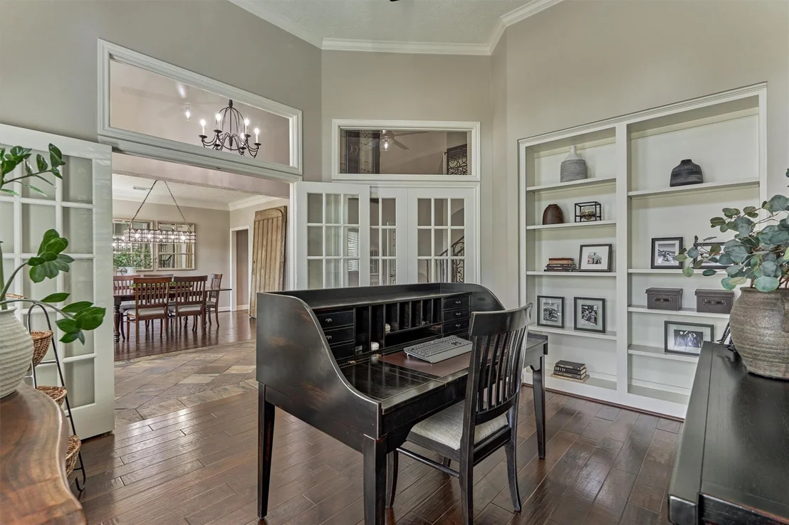 Photo of 170 N Hazelcrest Circle