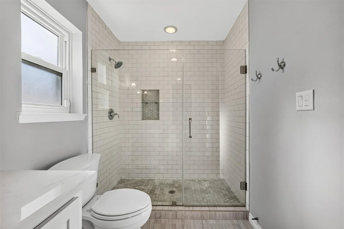 Photo of 5938 Claridge Drive