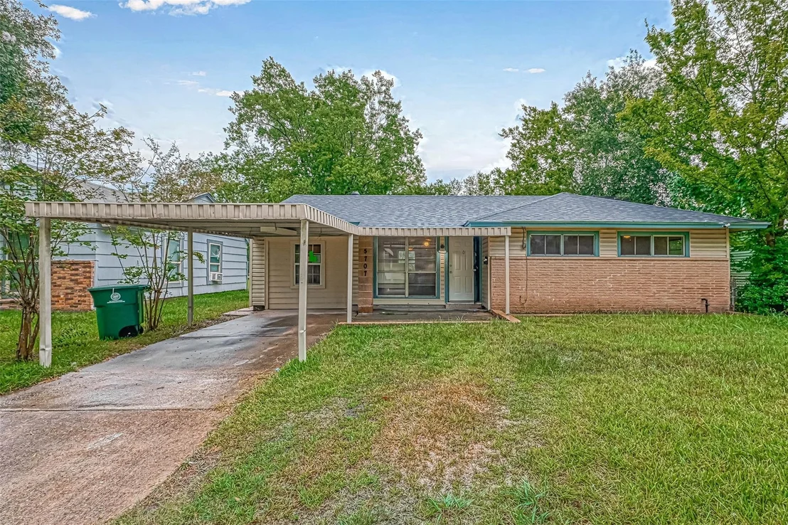 Photo of 5707 Lakefield Drive