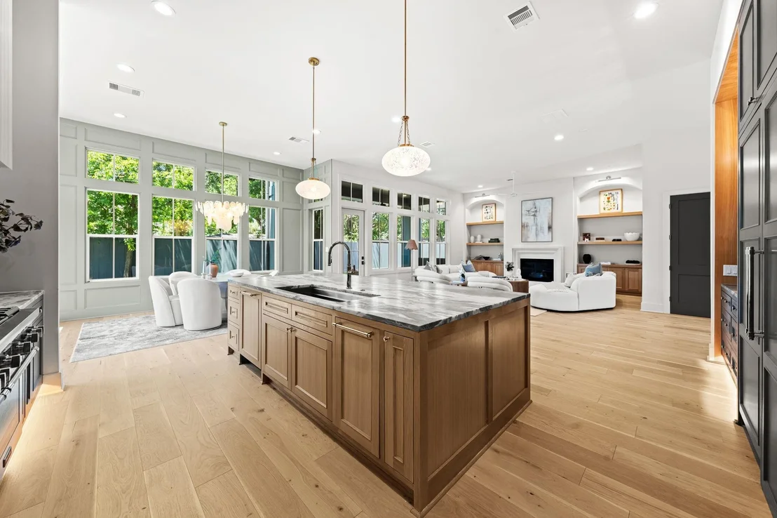 Photo of 1414 Chamboard Lane