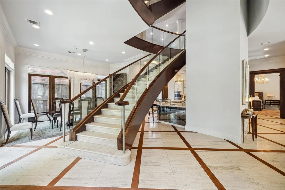 Photo of 2247 Bartlett Street