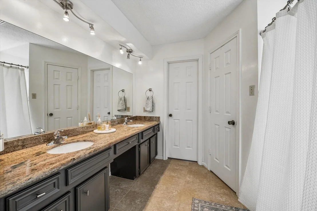 Photo of 2107 Ashgrove Drive