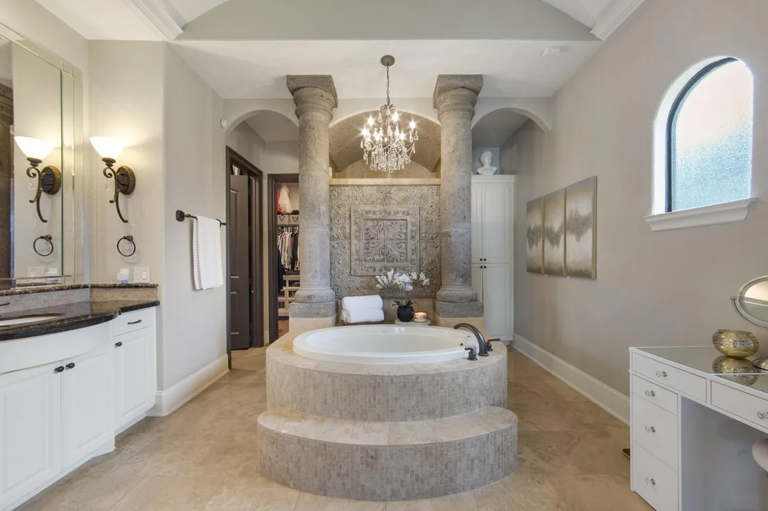 Photo of 17108 Lakeway Park