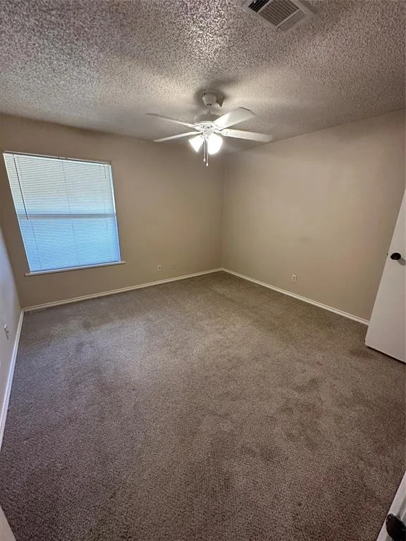 Photo of Unit 16A at 2501 Gulf Freeway