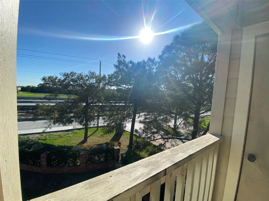 Photo of Unit 274 at 2501 Gulf Freeway