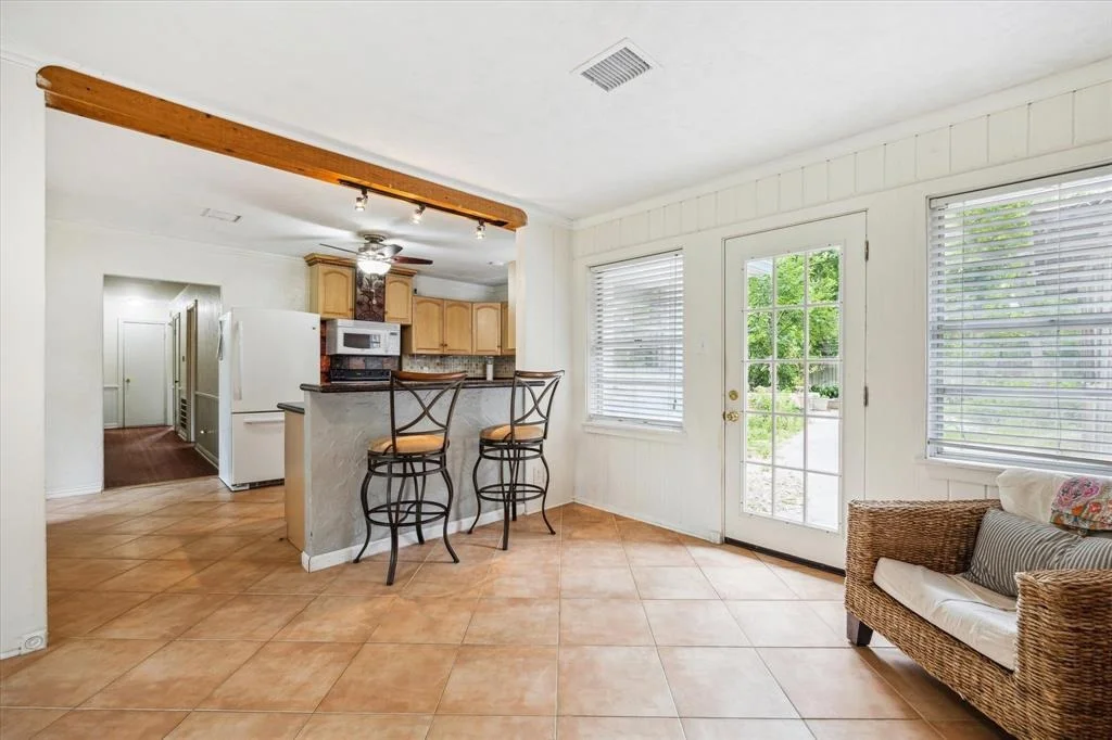 Photo of 9741 Warwana Road