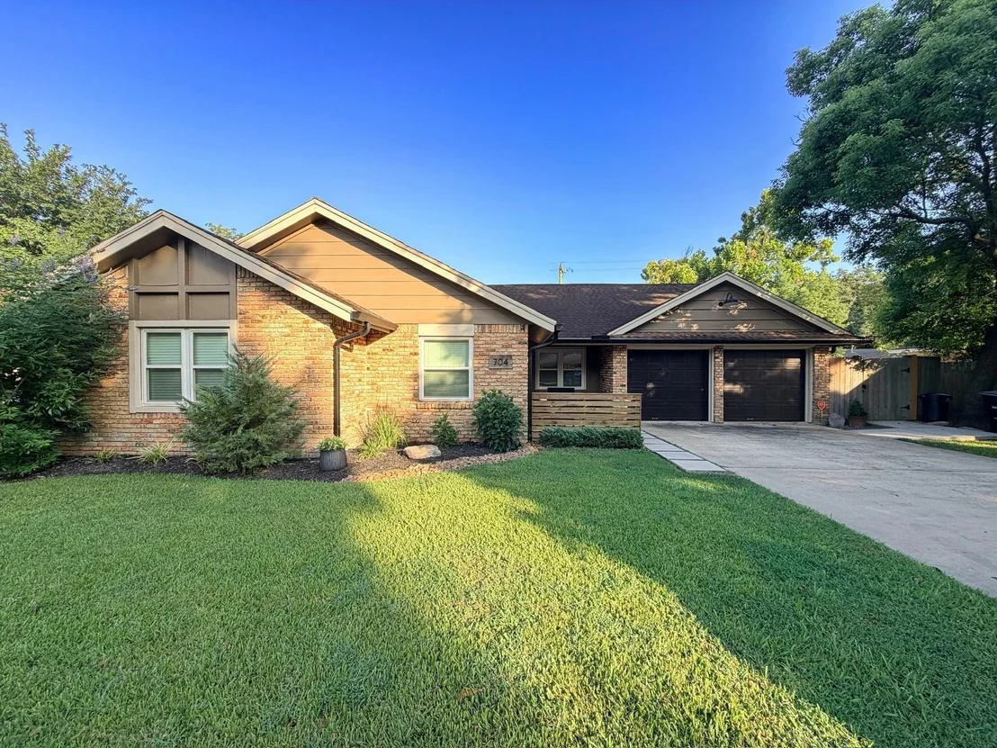 Photo of 704 Briargrove Drive