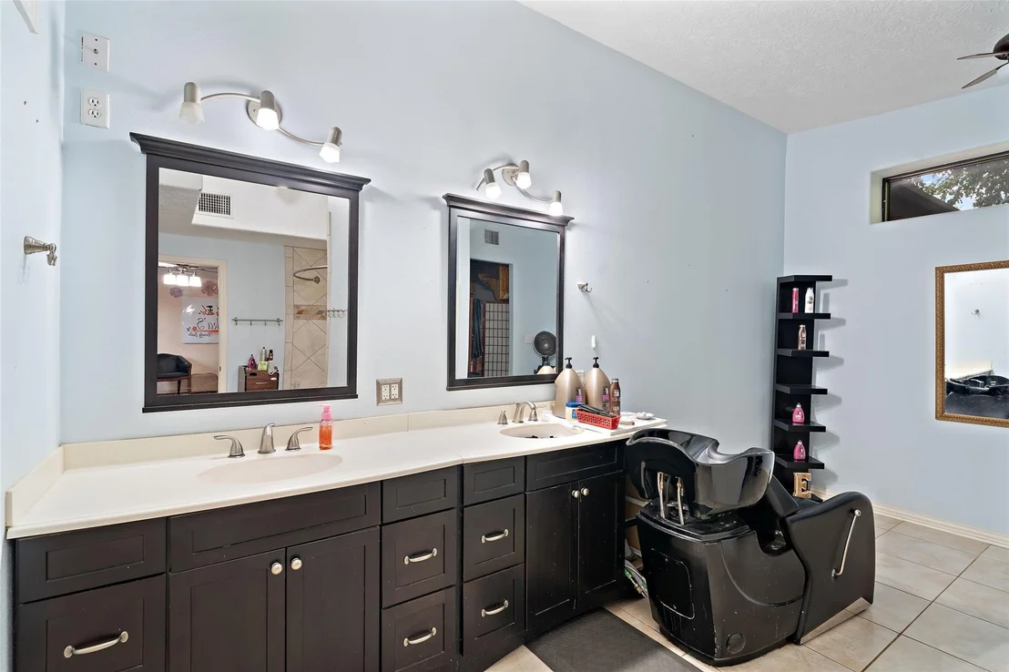 Photo of 7438 Wright Road
