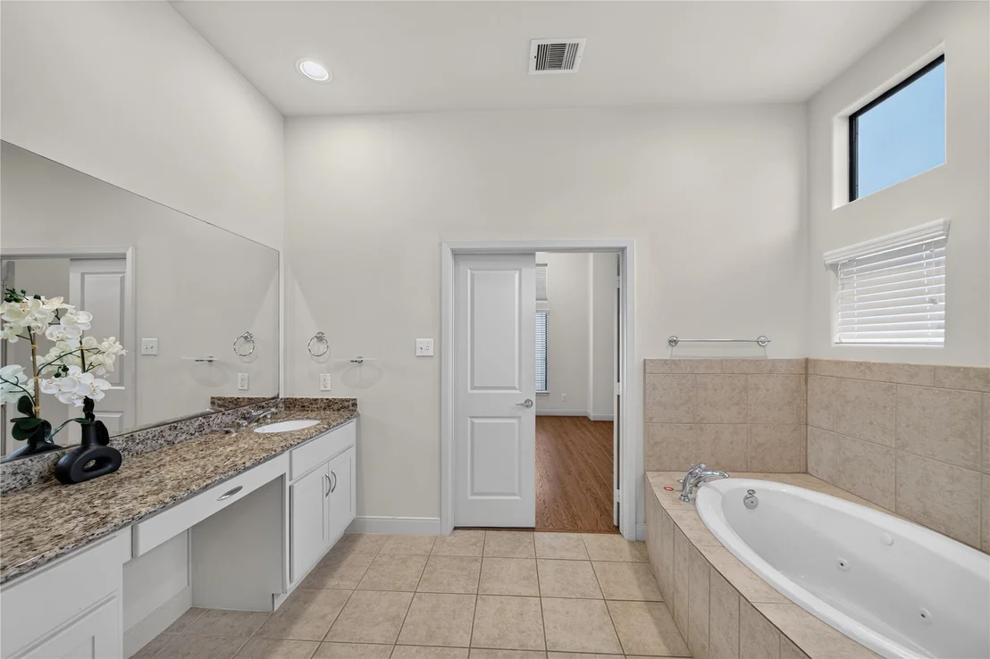 Photo of 818 Lester Street