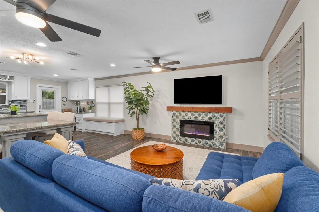 Photo of 1512 Glen Oaks Drive