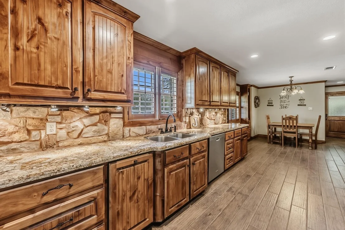 Photo of 1100 Broadmoor Drive