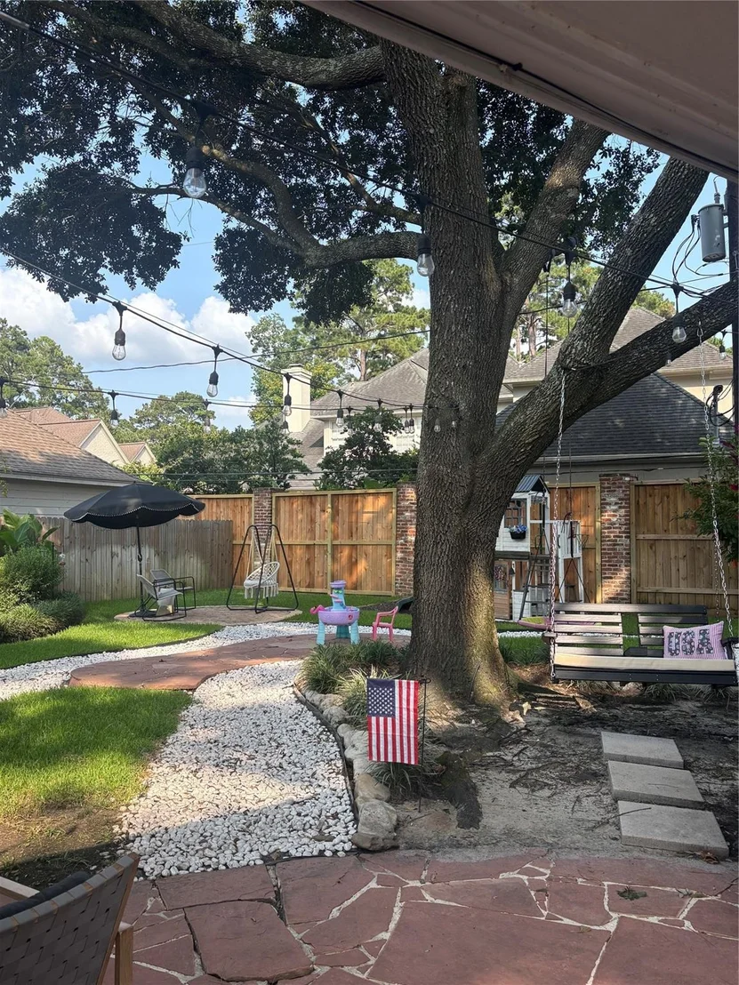 Photo of 8915 Herts Road