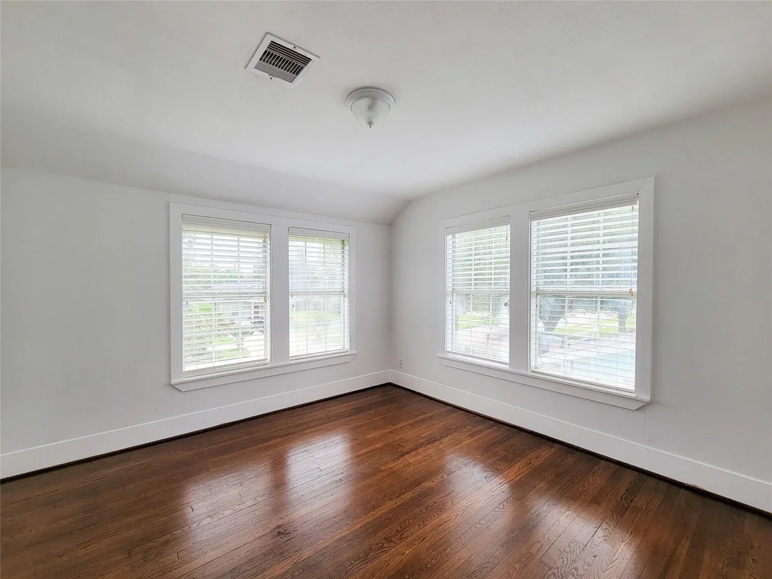 Photo of 8355 Wier