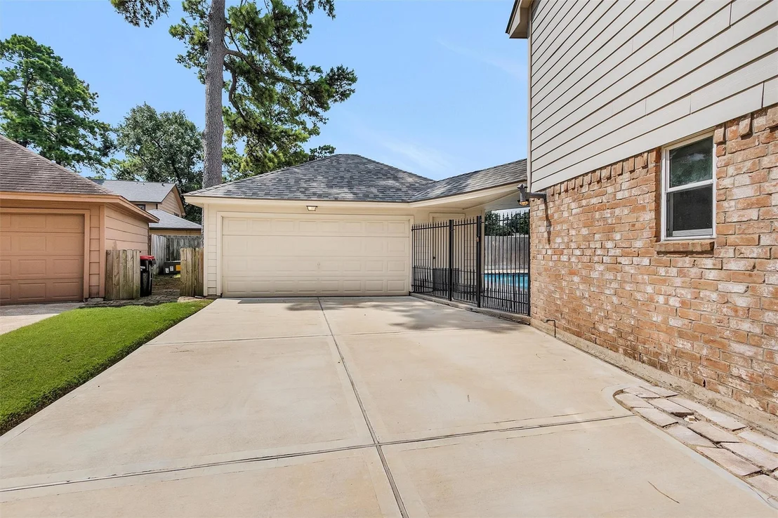 Photo of 8231 Glencliffe Lane