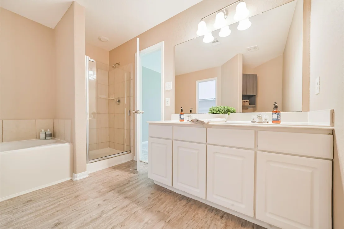 Photo of 16726 Warbler Drive