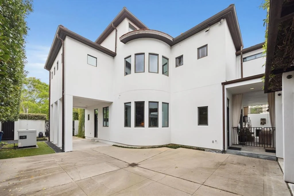 Photo of 2949 Chevy Chase Drive