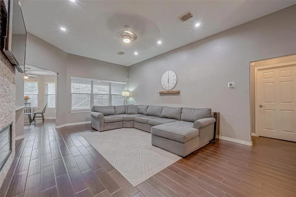 Photo of 2714 Silk Tree Lane
