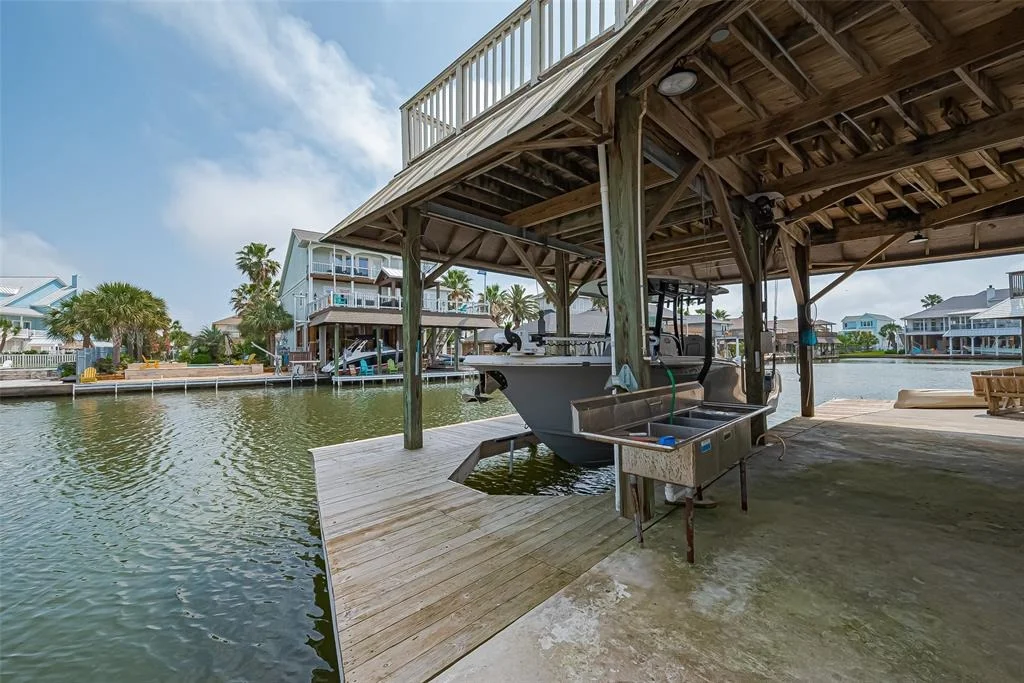 Photo of 210 Sampan Drive