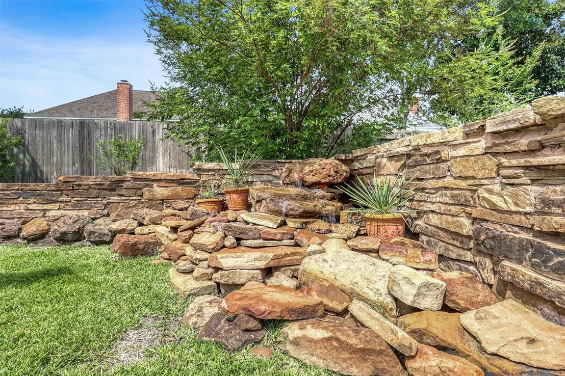 Photo of 24818 Lakebriar Drive