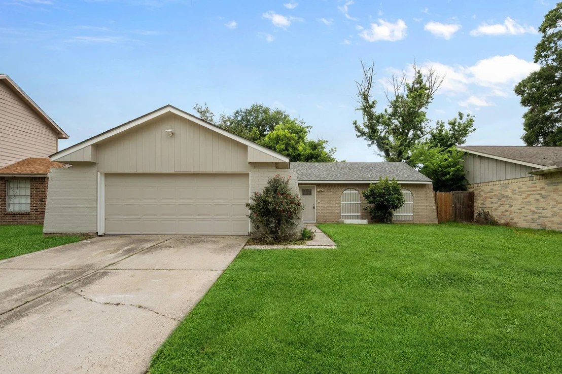 Photo of 11023 Maple Rock Drive