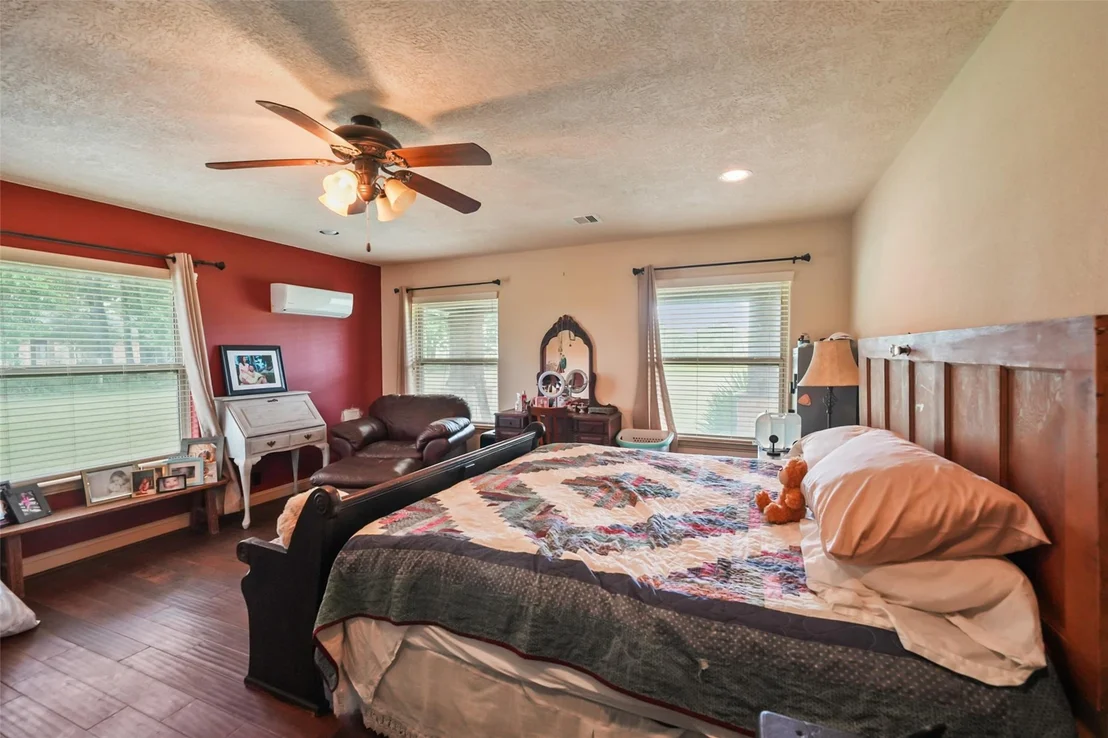 Photo of 34366 Owens Road