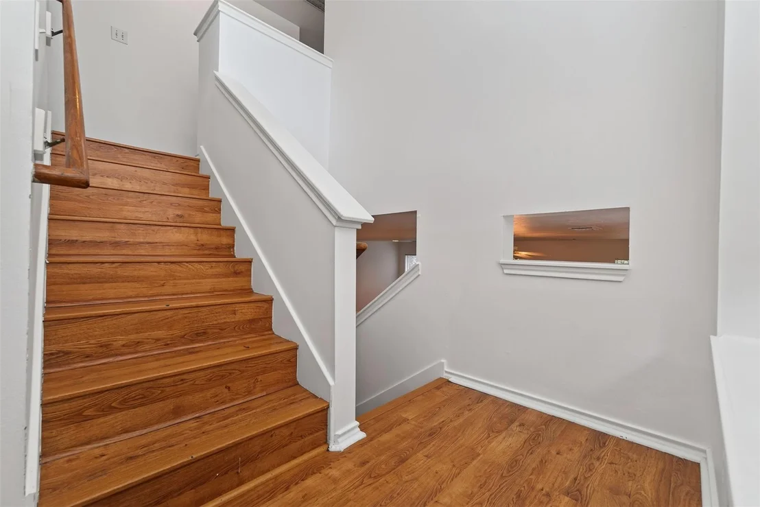 Photo of 130 S Walden Elms Circle