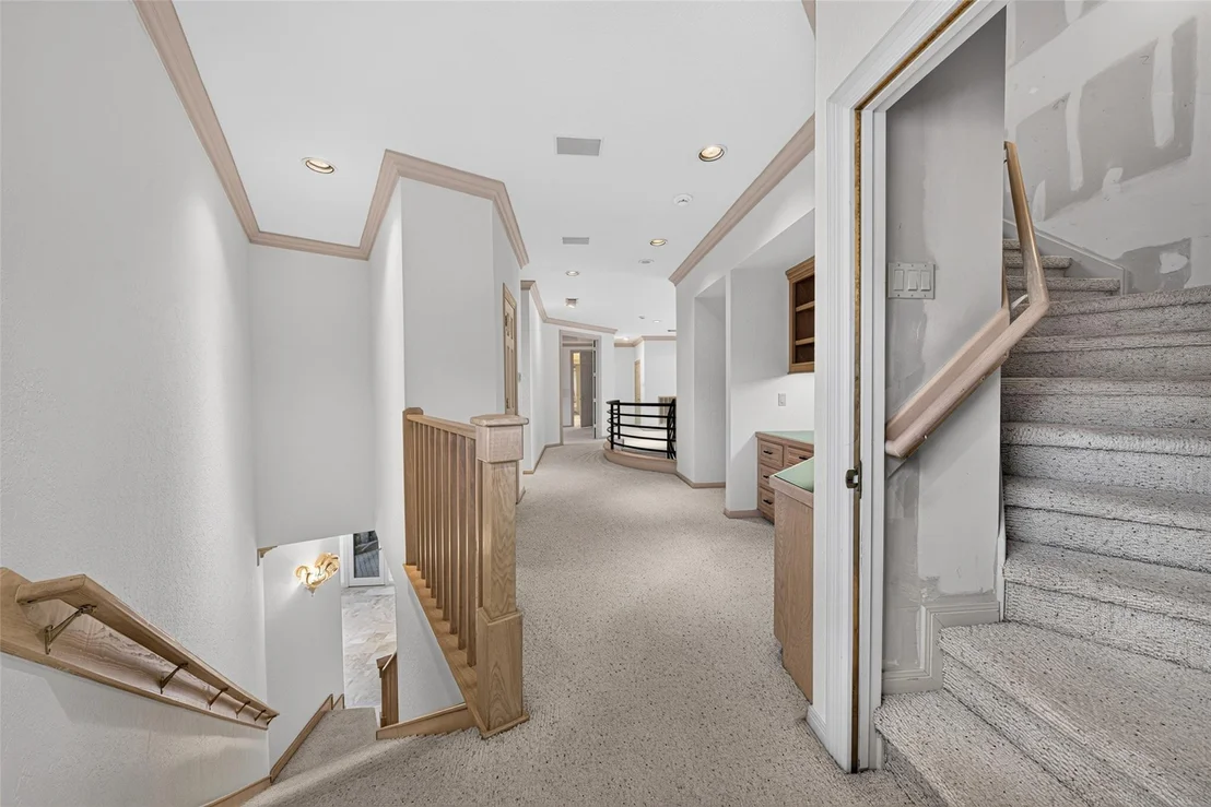 Photo of 2 W Terrace Drive
