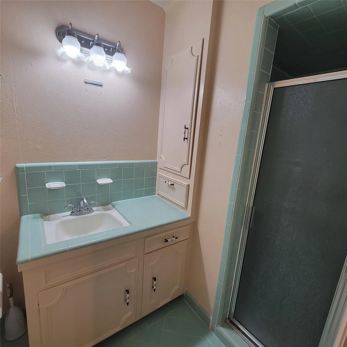 Photo of 5718 Burlinghall Drive