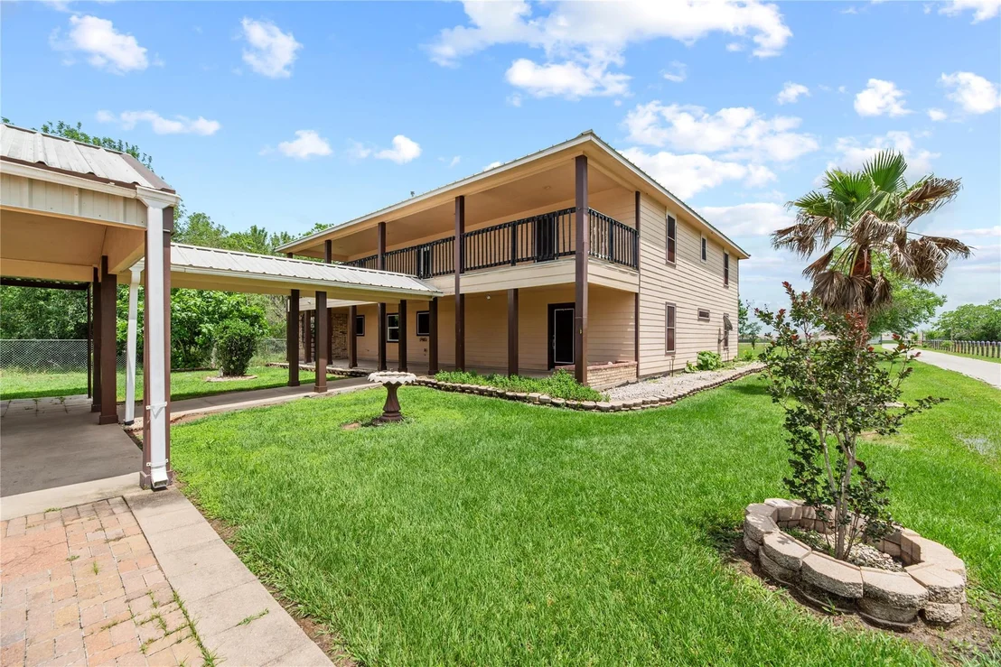 Photo of 523 Moore Bar Road