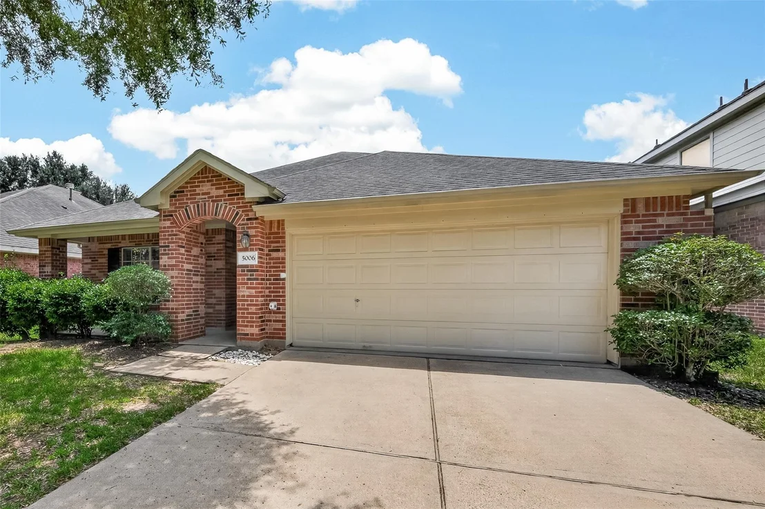 Photo of 5006 Juniper Walk Lane