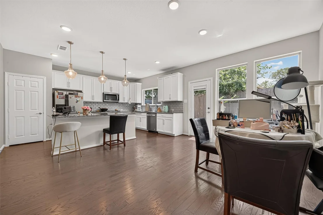 Photo of 8659 Cedardale Park Drive