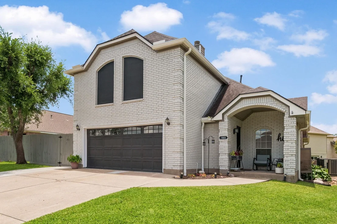 Photo of 103 Cove Place