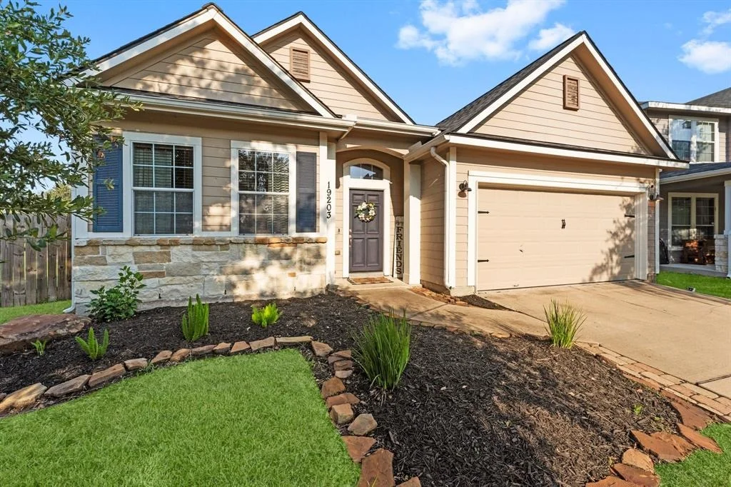 Photo of 19203 Mossy Pointe Lane