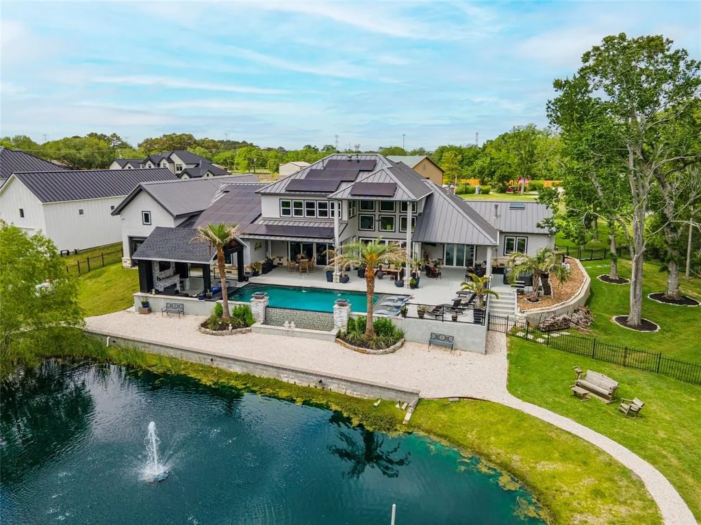 Photo of 5707 Windmill Lane