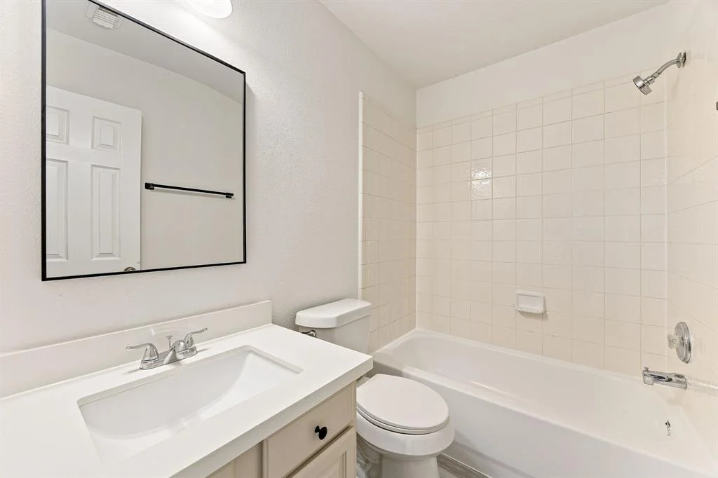 Photo of 2442 Pinpoint Drive