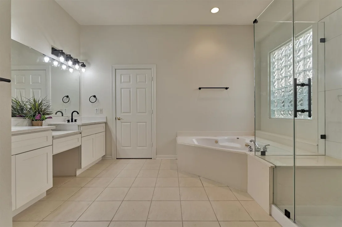 Photo of 27 S Belfair Place