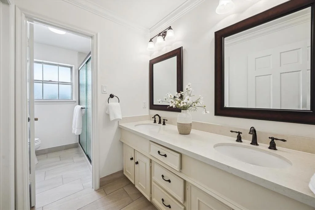 Photo of 807 Thornbranch Drive
