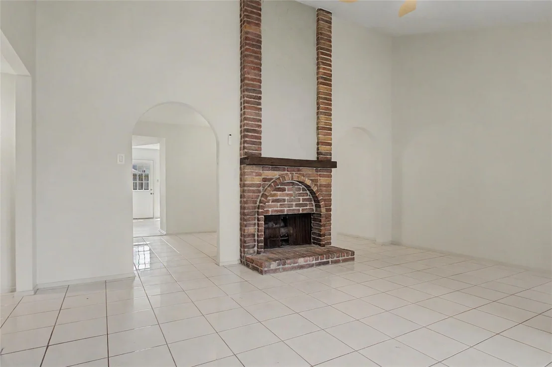 Photo of 9423 Bollingbrook Drive