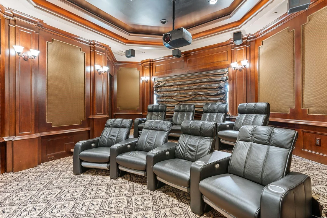 Photo of 835 Echo Lane