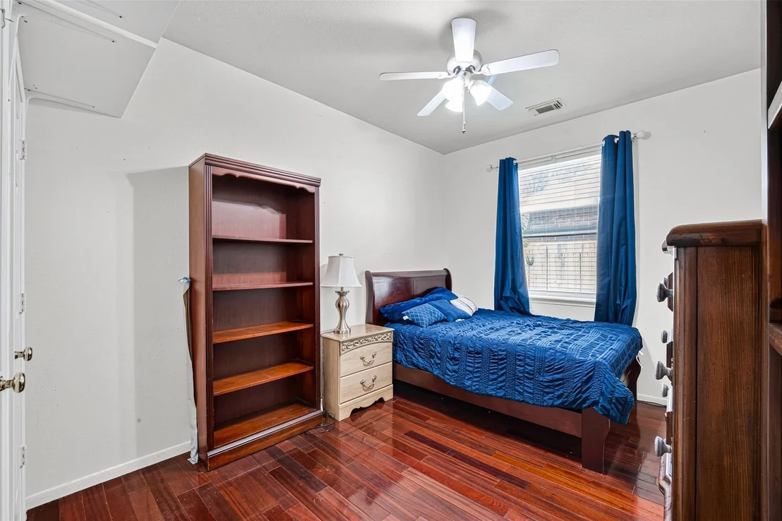 Photo of 7230 Oak Walk Drive
