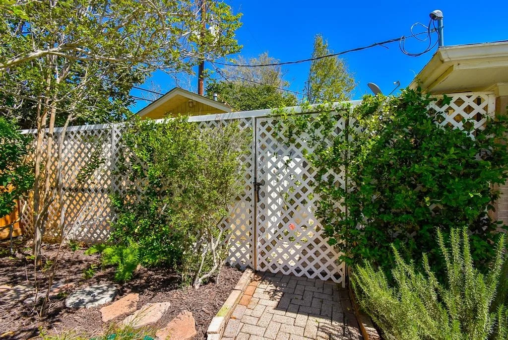 Photo of 5450 Grape Street