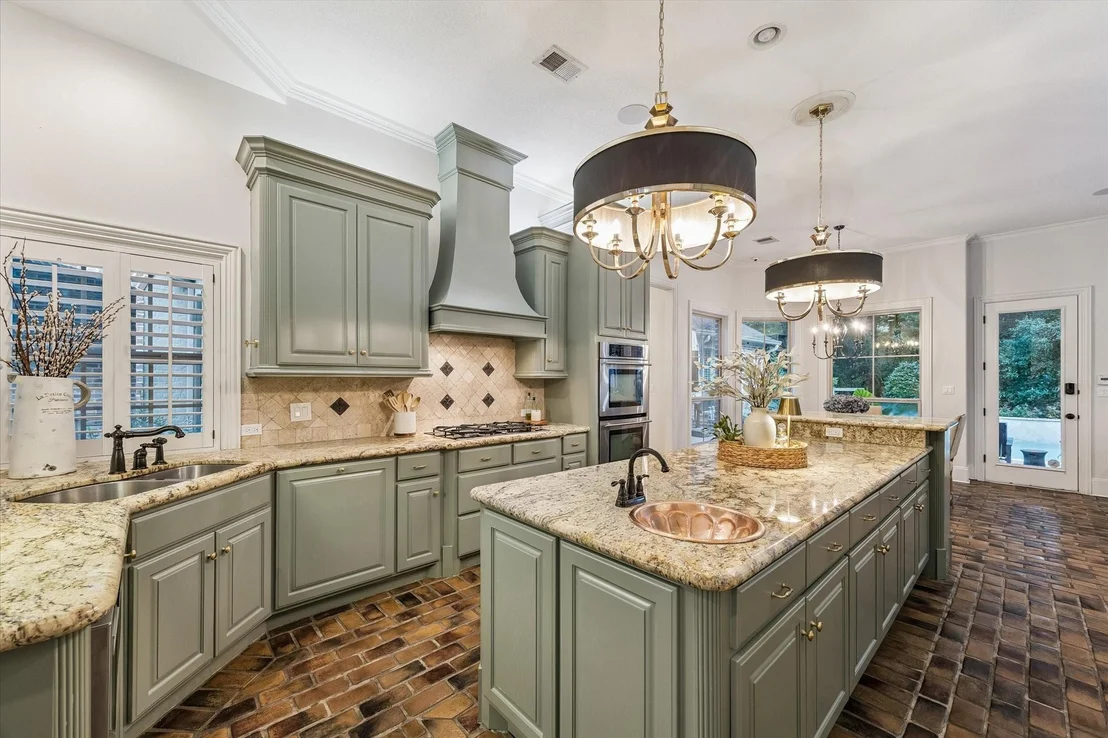 Photo of 10290 Paradise Valley Drive