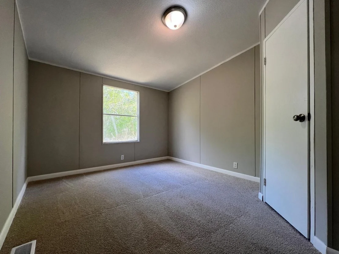 Photo of 27241 Long Street