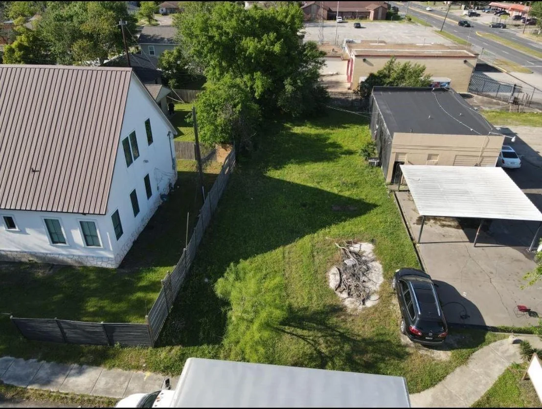 Photo of 11114 cullen st Cullen Blvd