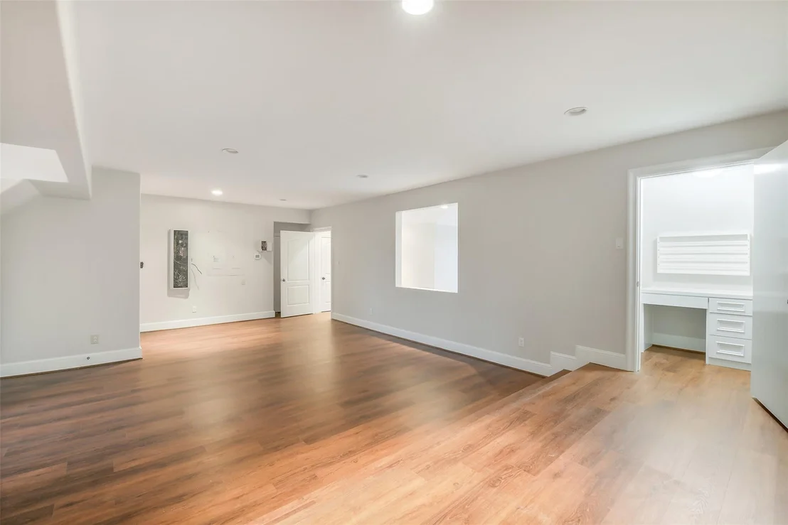 Photo of 5626 Terwilliger Way