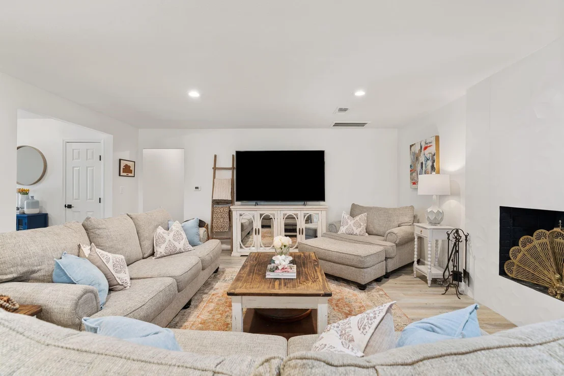 Photo of 10619 Cranbrook Road