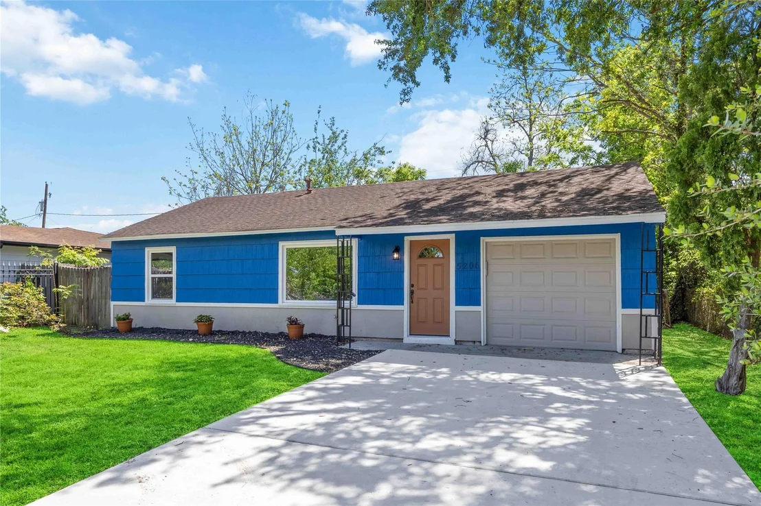 Photo of 5206 Willow Glen Drive